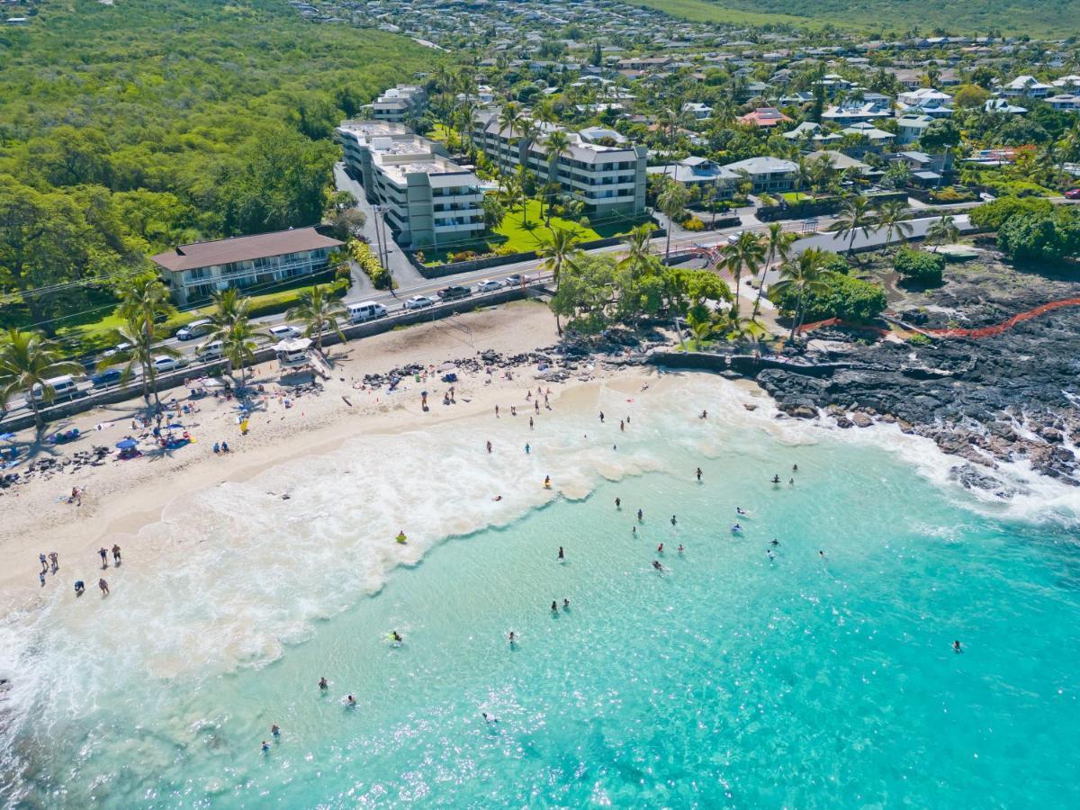 Family Getaway - Lava Room At Magic Sands Beach Kailua Kültér fotó