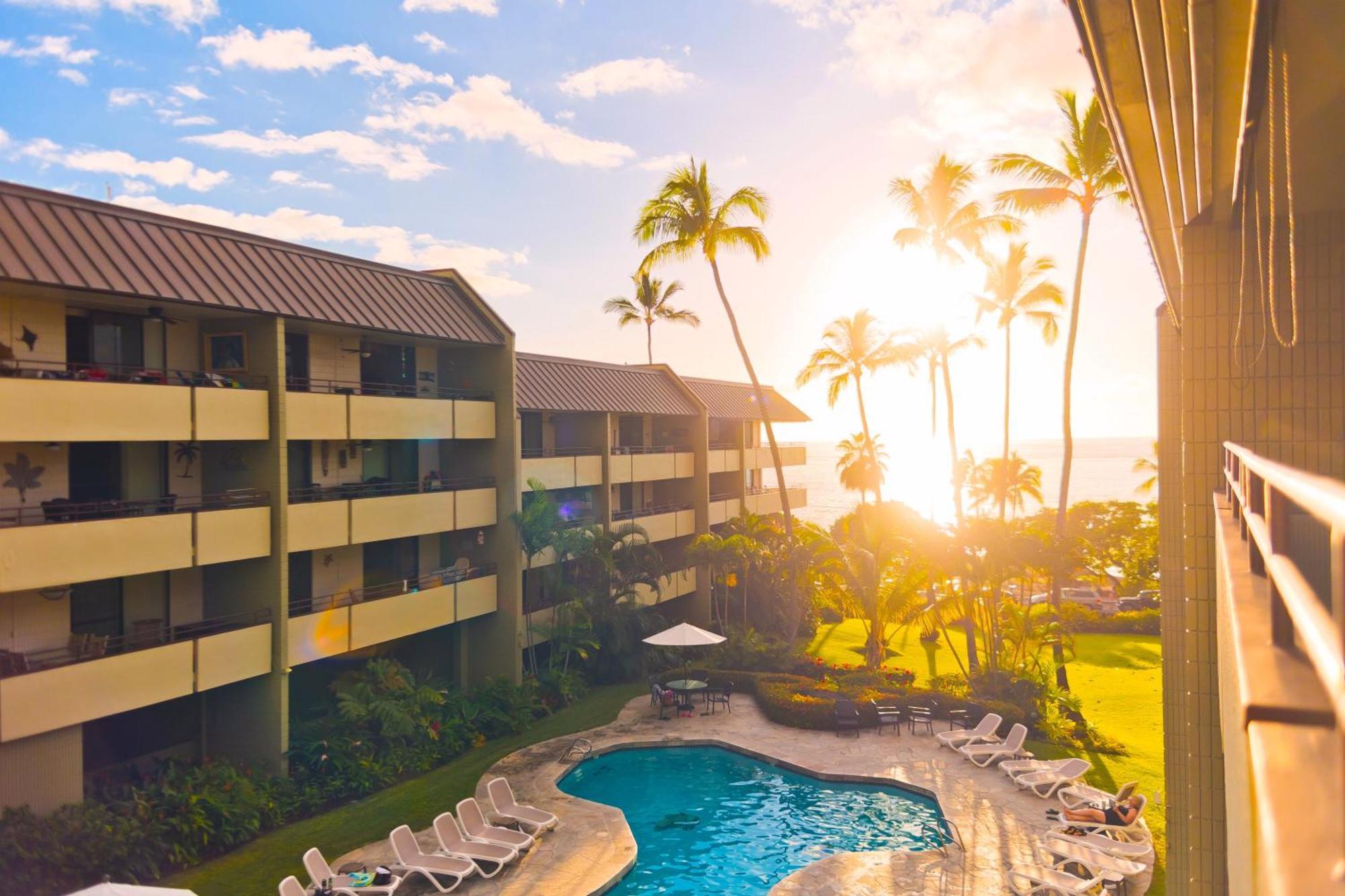 Family Getaway - Lava Room At Magic Sands Beach Kailua Kültér fotó